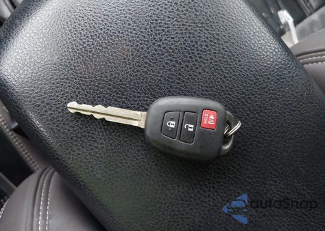 2018 Toyota Rav4 Xle from USA, damaged, VIN JTMWFREV2JJ752408